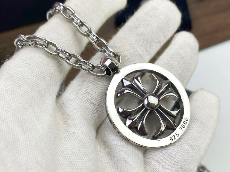 Ch*0me He**ts necklaces